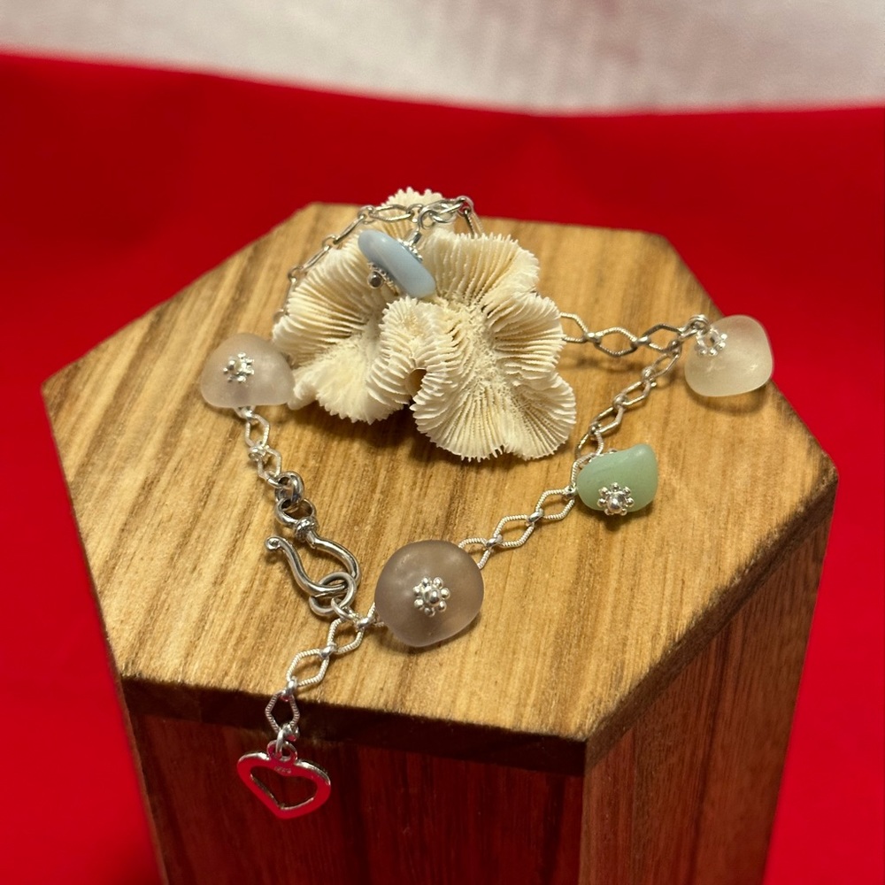 🌈💕🌈😍 LynneAnn’s Trinkets Genuine Hawaiian Multicolored SS Accent Bracelet